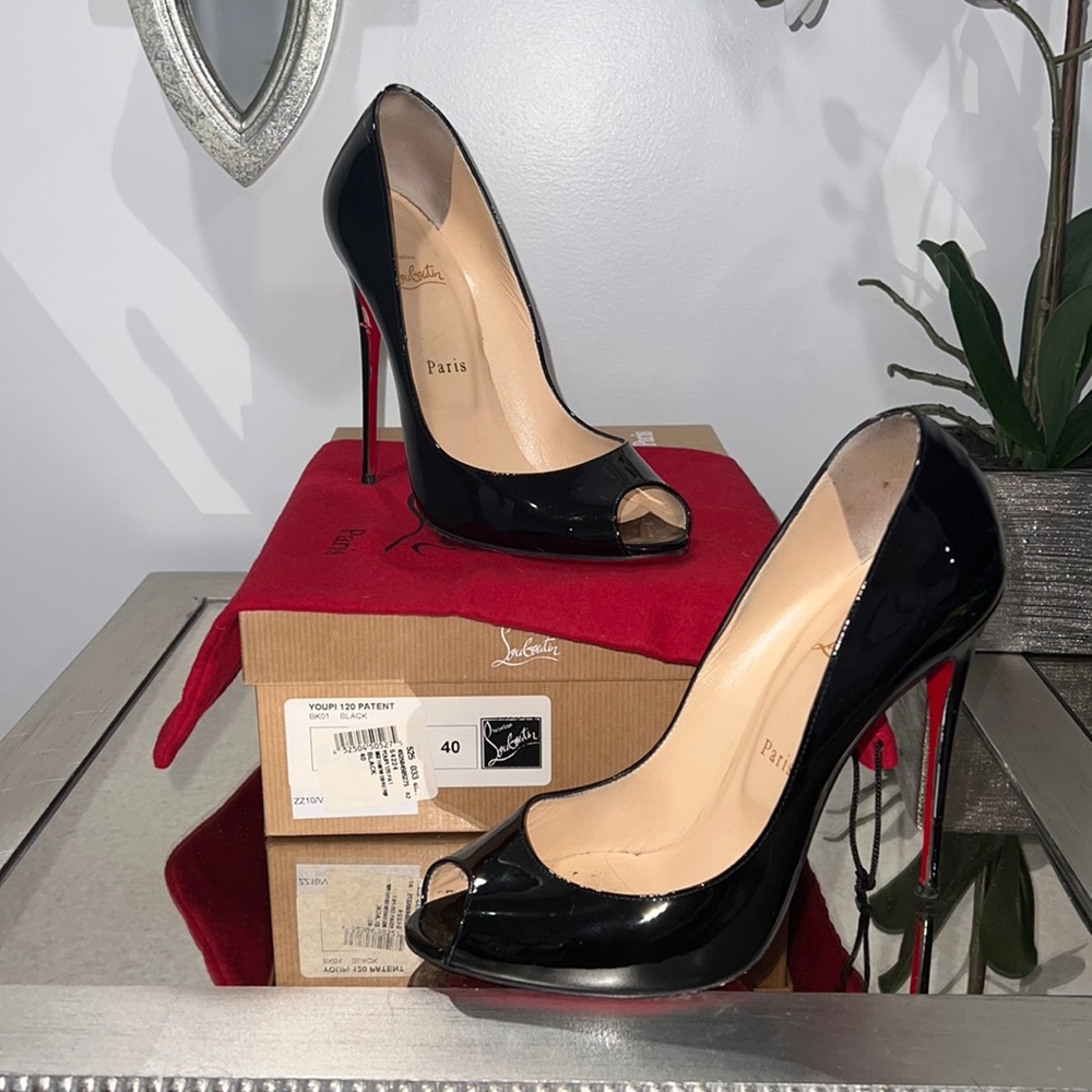 😍Christian Louboutin Youpi Black Patent Heels😍